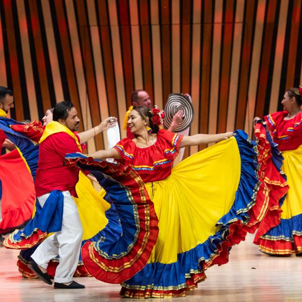 20251018 summit colombia dance  kus383