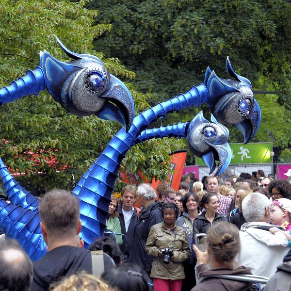 close act;aliens a46