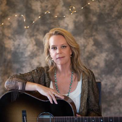 Musician Mary Chapin Carpenter with her guitar